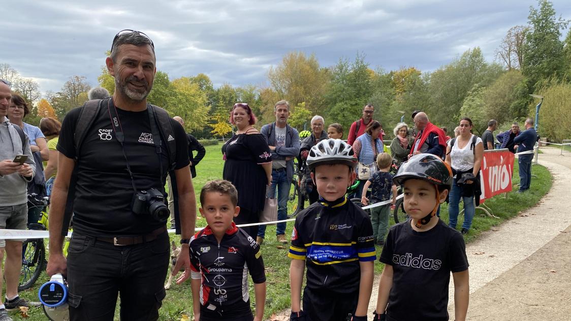 Le VTT a tout age c etait ce dimanche apres midi au jard a Chalons avec l ASPTT
